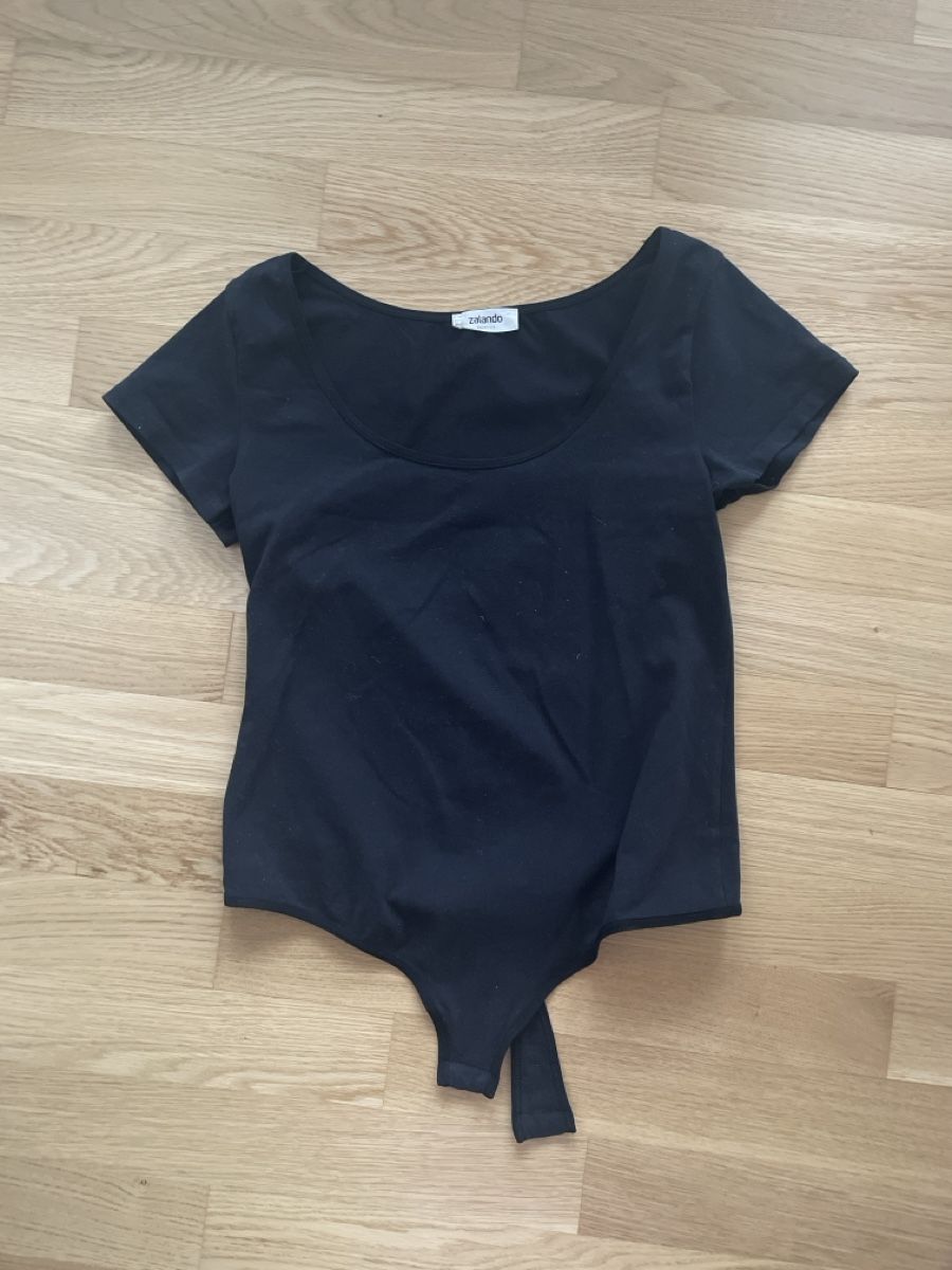 Zalando T-shirt: T-Shirt Body Gr M – Usato da Zürich venduto da aha_v2zt