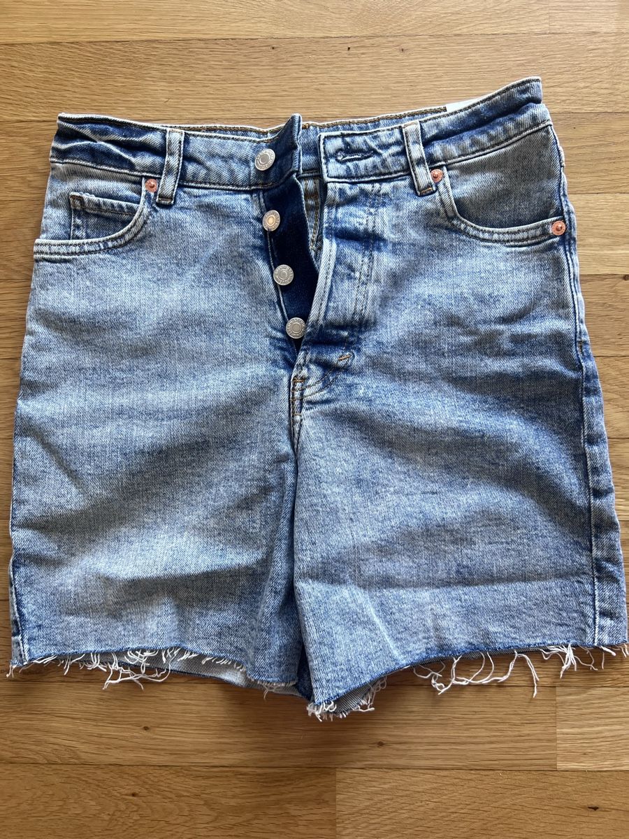H&M Jeans: H&M Jeans shorts 34 – Nuovo (secondo la descrizione) da Neuhaus SG venduto da bernike