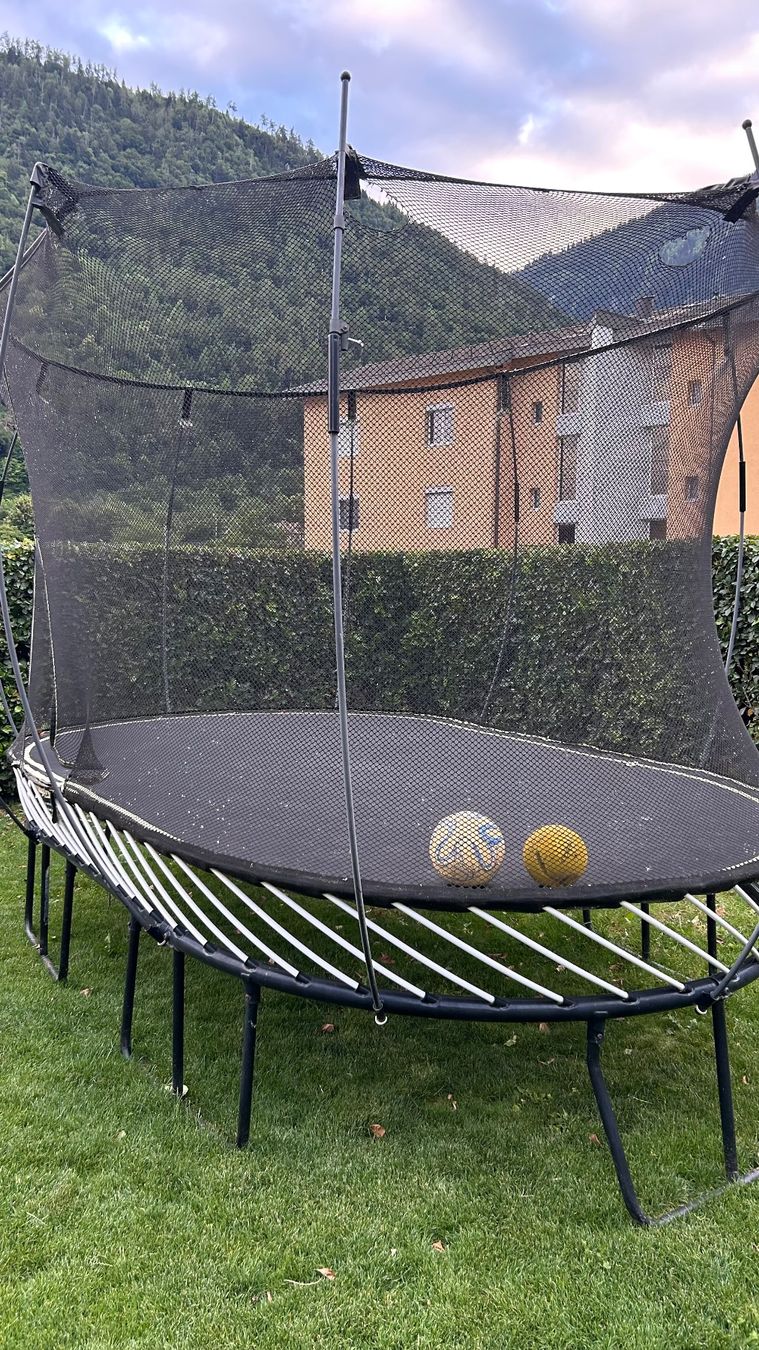 Trampolini: Trampoline Springfree 077 filet de sécurité, – Usato da Martigny-Croix venduto da Cabli 2