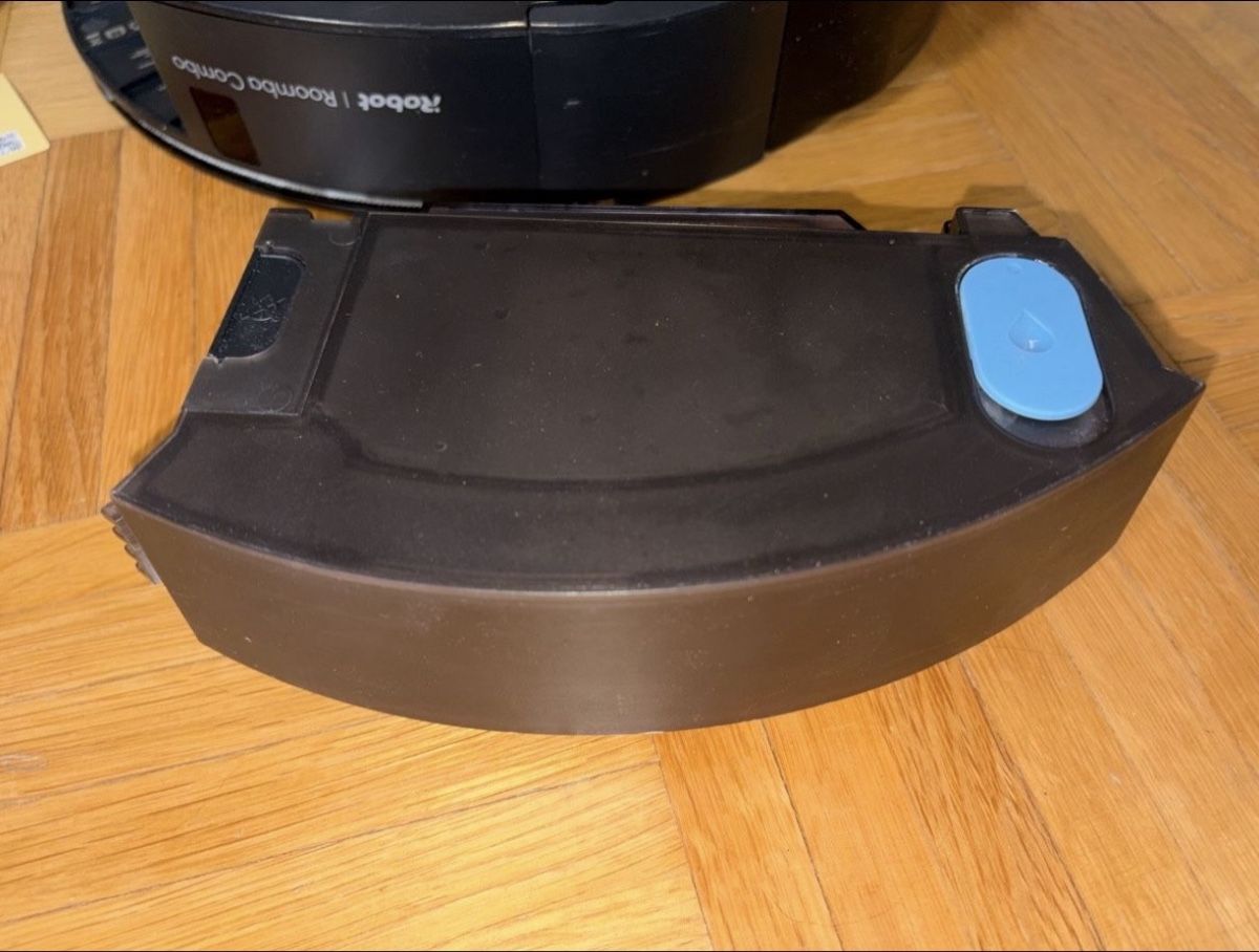 Irobot Aspirapolveri & Accessori: iRobot Roomba Combo j7 Robot Staubsaugen & Wischen – Usato da Biel/Bienne venduto da Husseinsheikho 7
