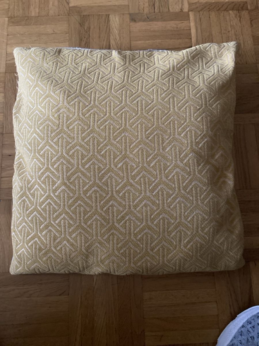 Kissen: Coussin décoratif jaune moutarde 38x38cm – Gebraucht aus Genève von captus