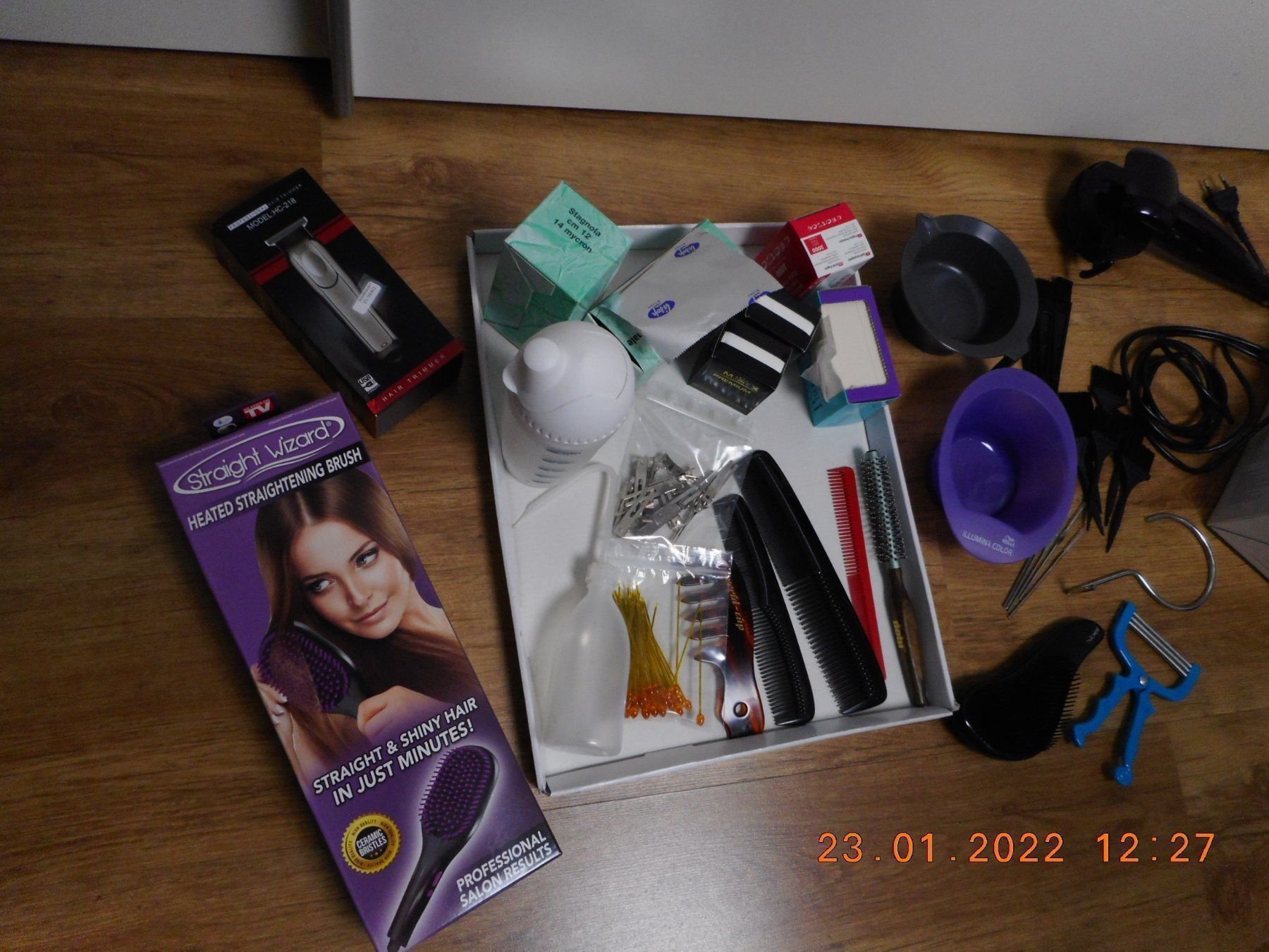 Tutti gli attrezzi: COIFFEUR Starter Set div. Neues Arbeits Material NEU – Nuovo (secondo la descrizione) da Holziken venduto da Rupe 1