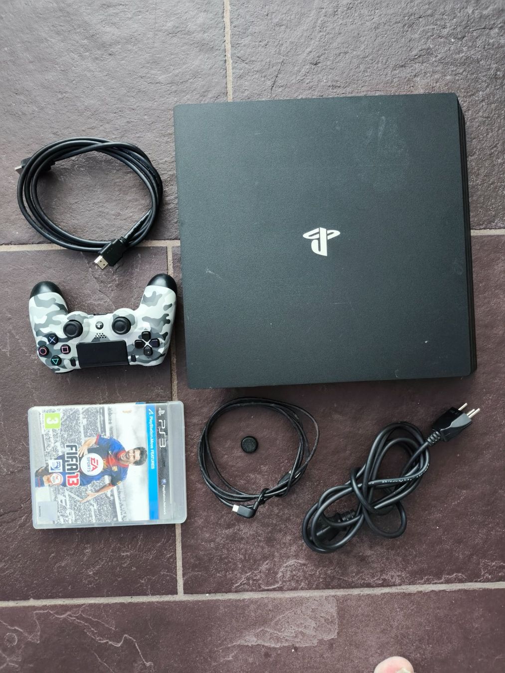 Sony Console: 🔥 Playstation 4 PRO, 1TB Version, komplett inkl. Controller – Difettoso da Höri venduto da BlueElephant 8