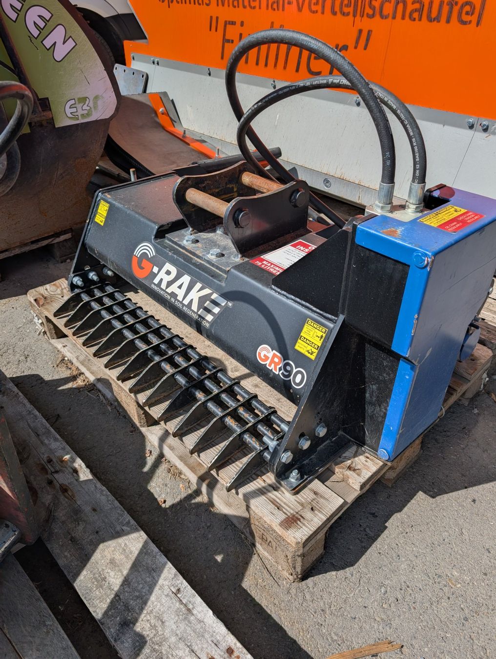 Takeuchi Escavatori: Planierrechen G-Rake Vorführgerät – Usato da Bazenheid venduto da BMZentrumGmbH
