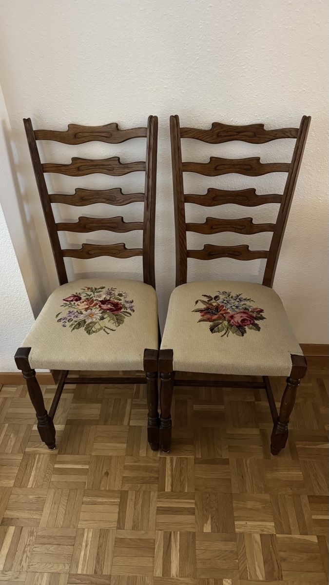 Set di tavolo e panche: Esstisch mit 4 Stühlen - GRATIS! – Usato da Nussbaumen AG venduto da fri_r7mk 3