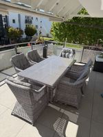 Sommer-Highlight: Graues Loungeset mit Kissen, Top!