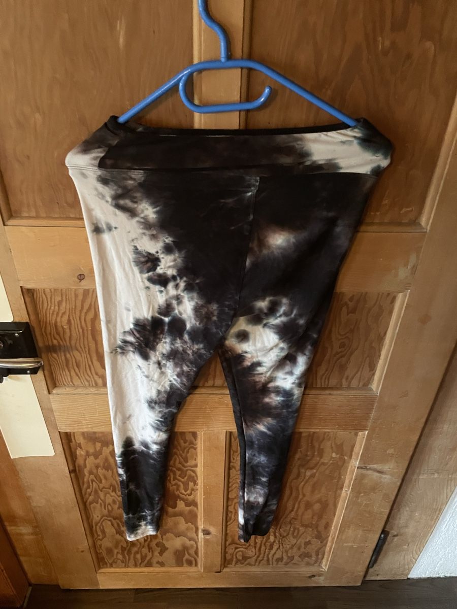 Pantaloni: Weiche Marmor Trainerhose – Nuovo (secondo la descrizione) da Lenk im Simmental venduto da banane50626 1