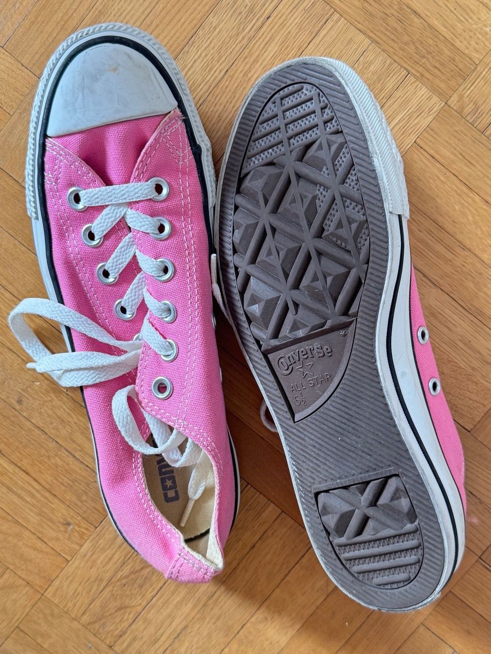 Converse Scarpe da donna: Converse rose 38 – Usato da Montreux venduto da Iza_81199 1