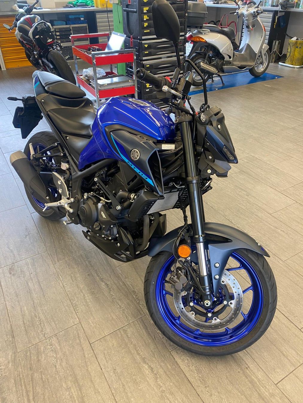 Yamaha Strada: Yamaha MT-03 2023 – Usato da Zürich venduto da Barroo2 1