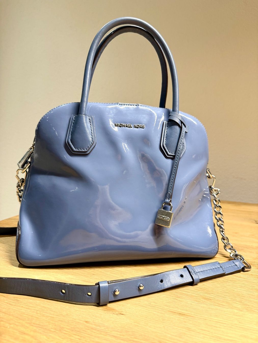 Michael Kors Taschen für Damen: Michael Kors Tasche Hellblau – Gebraucht aus Ellikon an der Thur von jana-sch