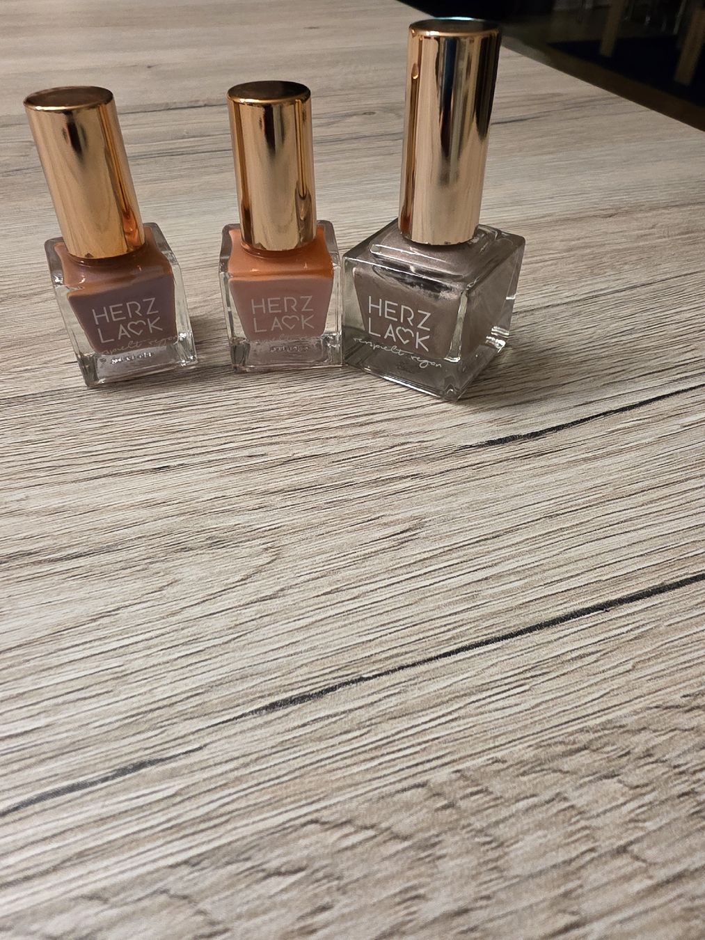 Nagellack: Nagellack  – Gebraucht aus Wolfwil von con_k6vx