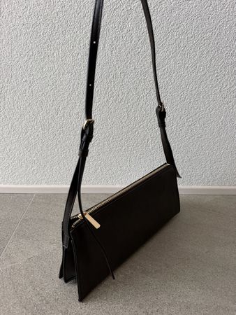 Sac à bandoulière H&M marron forme allongée état neuf