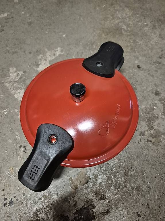Töpfe: Pentola a pressione  – Gebraucht aus Tenero von isy_mega 1