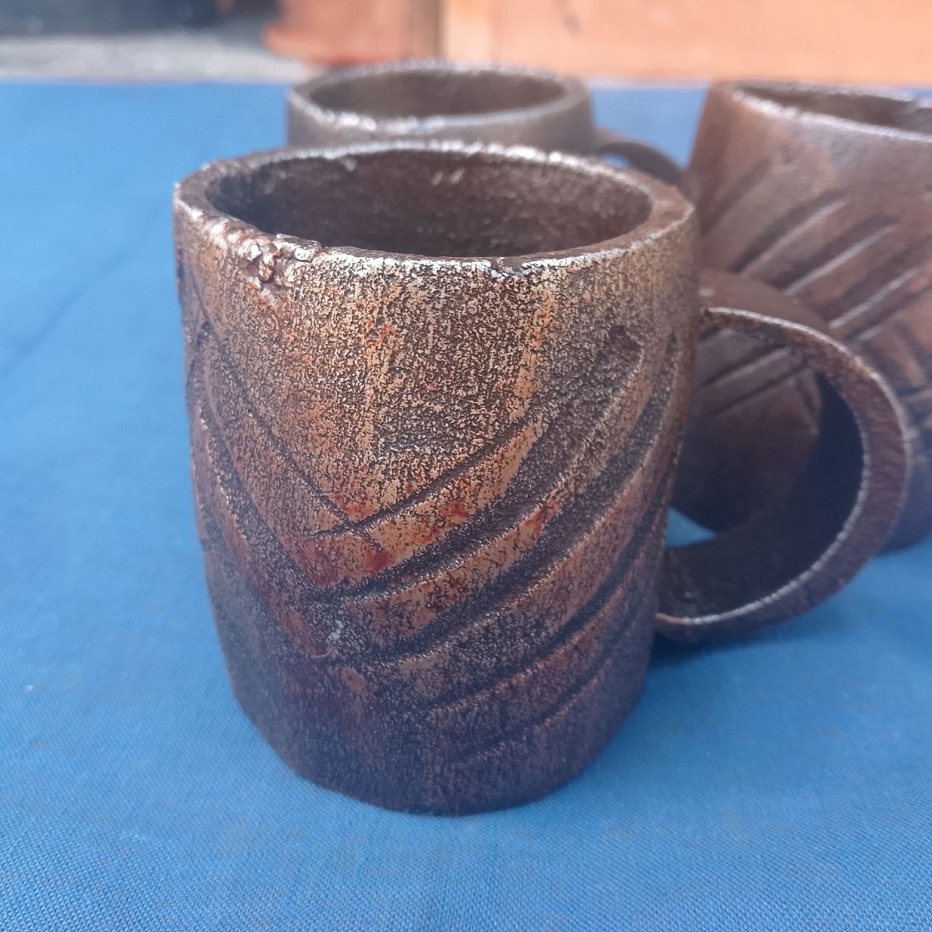 Tazze: 3 Metall-Cocktailbecher, rustikal, Handarbeit – Nuovo (secondo la descrizione) da Luzern venduto da toenu23 3