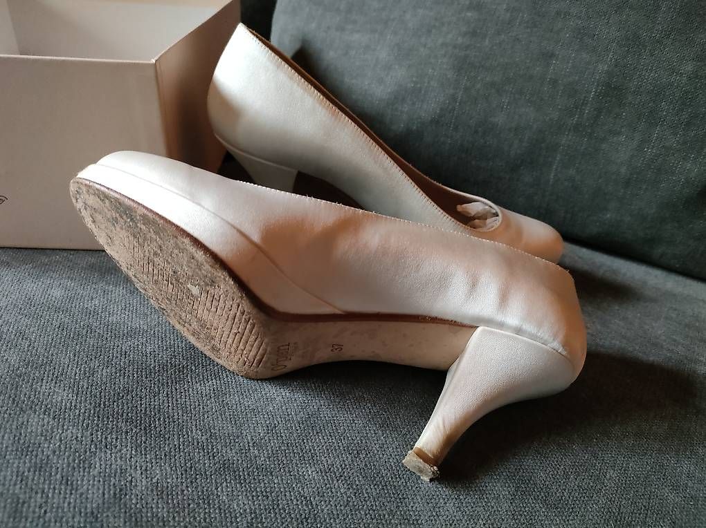 Scarpe da donna: Hochzeits-Schuhe Gr. 37 – Usato da Brienz BE venduto da fan_13 3