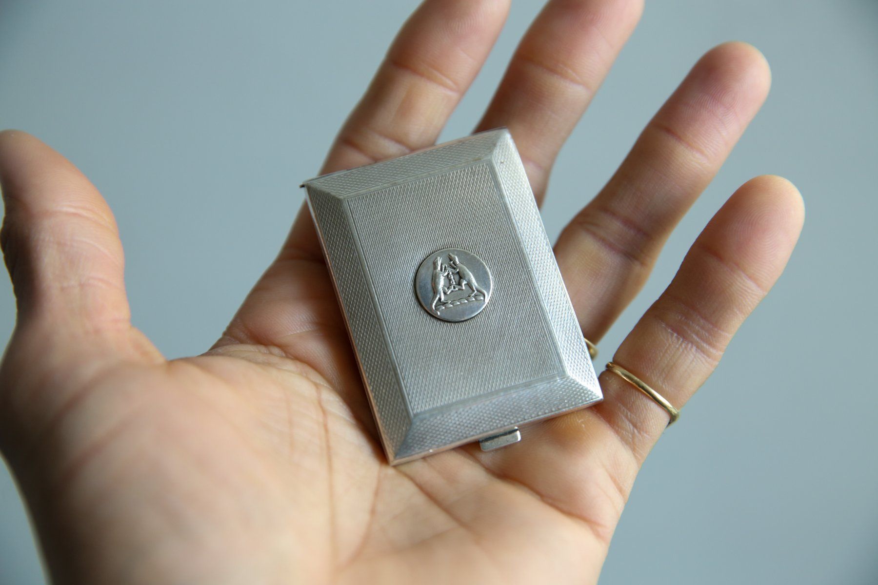 Altri Prodotti per fumatori: vintage silver cigarette case with english hallmarks – Usato da Zürich venduto da considermichael 4
