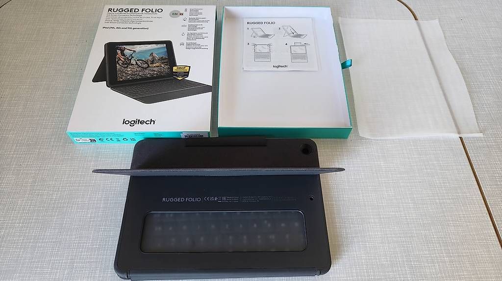 Logitech Tastiere: Logitech rugged folio iPad Hülle 7th, 8th & 9th Generation – Usato da Bern venduto da wade99 2