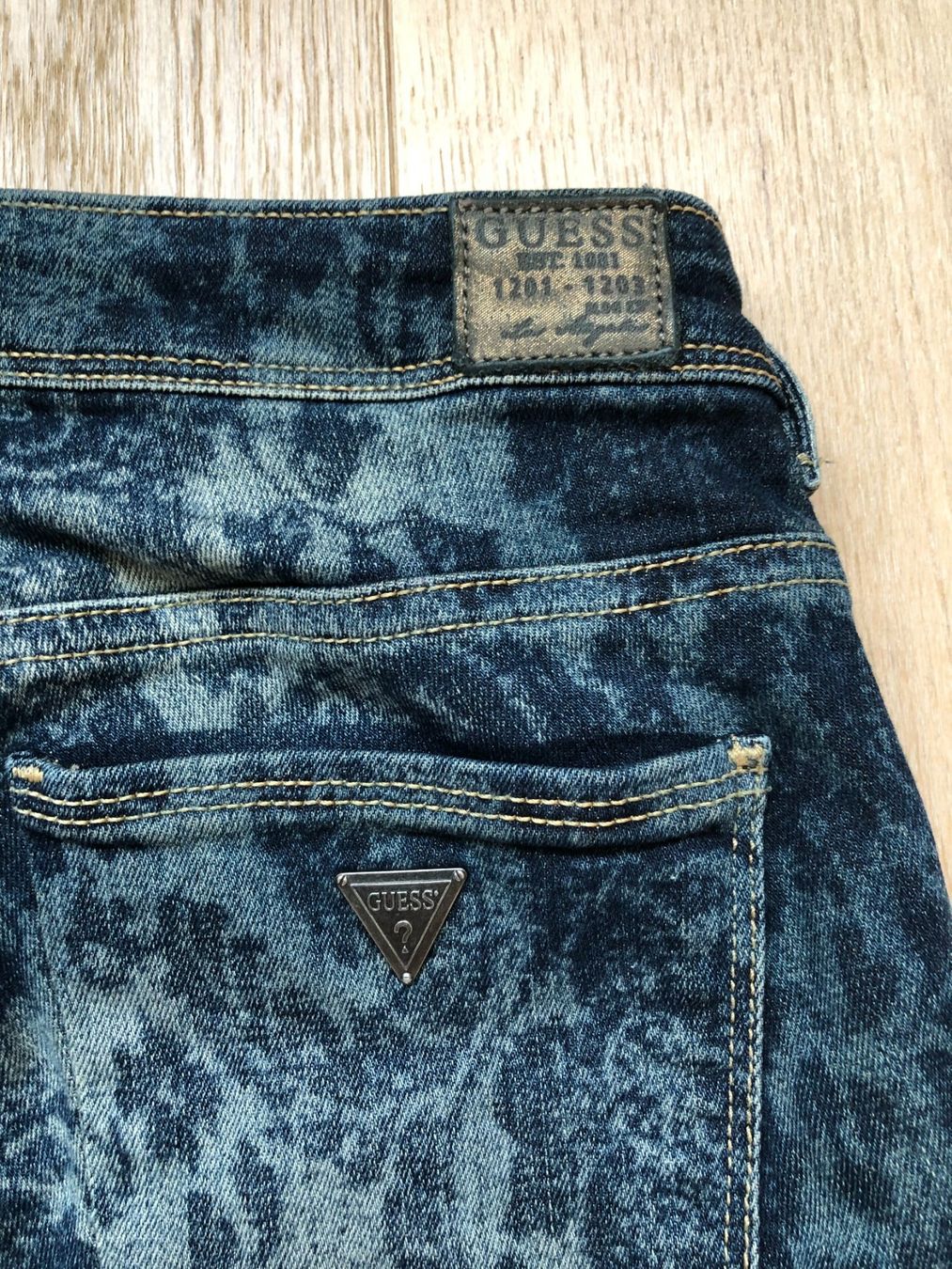 Guess Jeans: Jeans  GUESS, JEGGING,  Gr. 26 – Usato da Siebnen venduto da Trans-Am 7