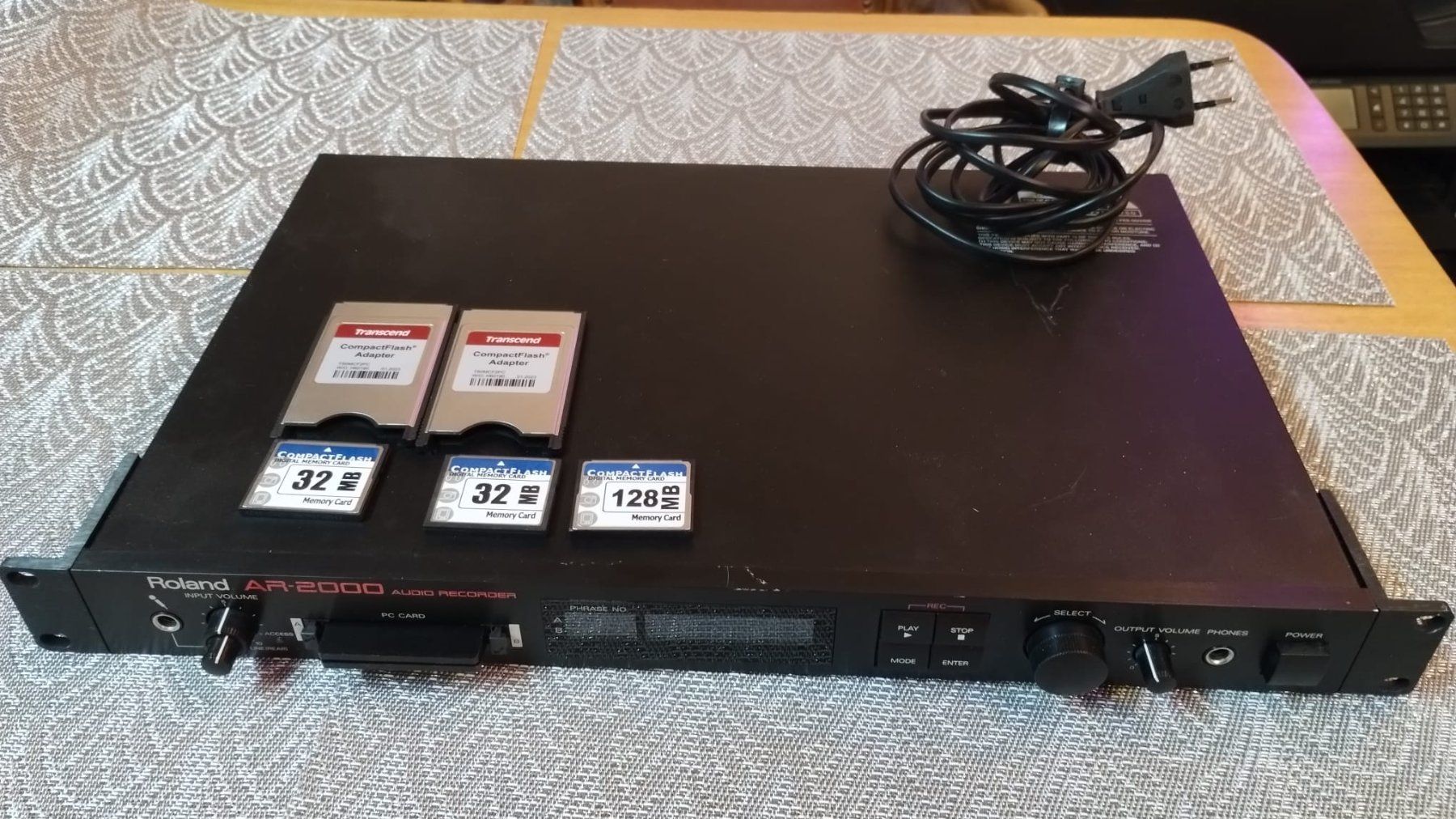 Roland Aufnahmegeräte: Roland AR-2000 Digital Audio Recorder – Gebraucht aus Martigny von SpiritSound