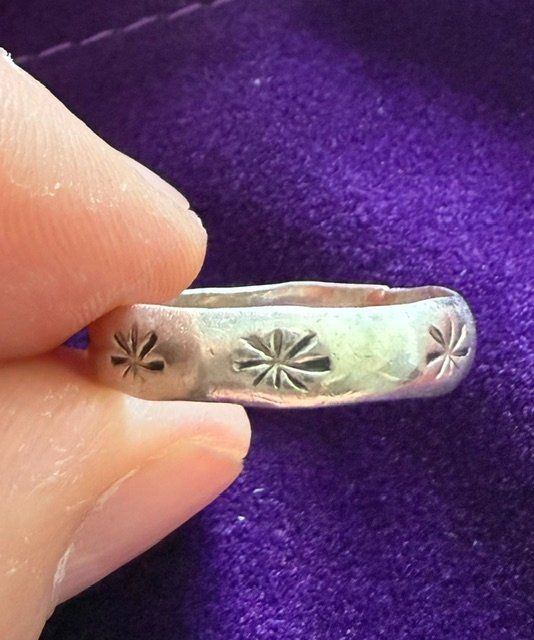 Anelli: Folk Craft Pre-Loved Silver Ring - Size 55 - gebraucht – Usato da Osco venduto da Electric_Elsie