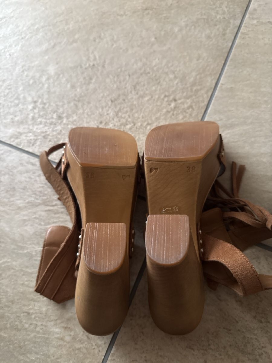 Scarpe da donna: Sommerschuhe Grösse 38 – Usato da Otelfingen venduto da Tommy112 2