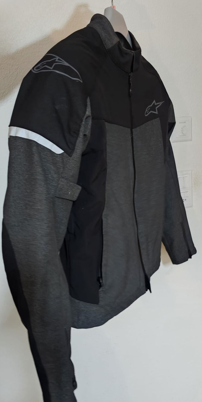 Alpinestars Giacche: Veste Alpinestars taille M, comme neuve. – Usato da Bulle venduto da Cargomez 2