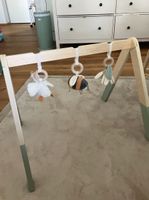 Little Dutch Baby Gym with 3 Toys portique d’éveil bébé bois