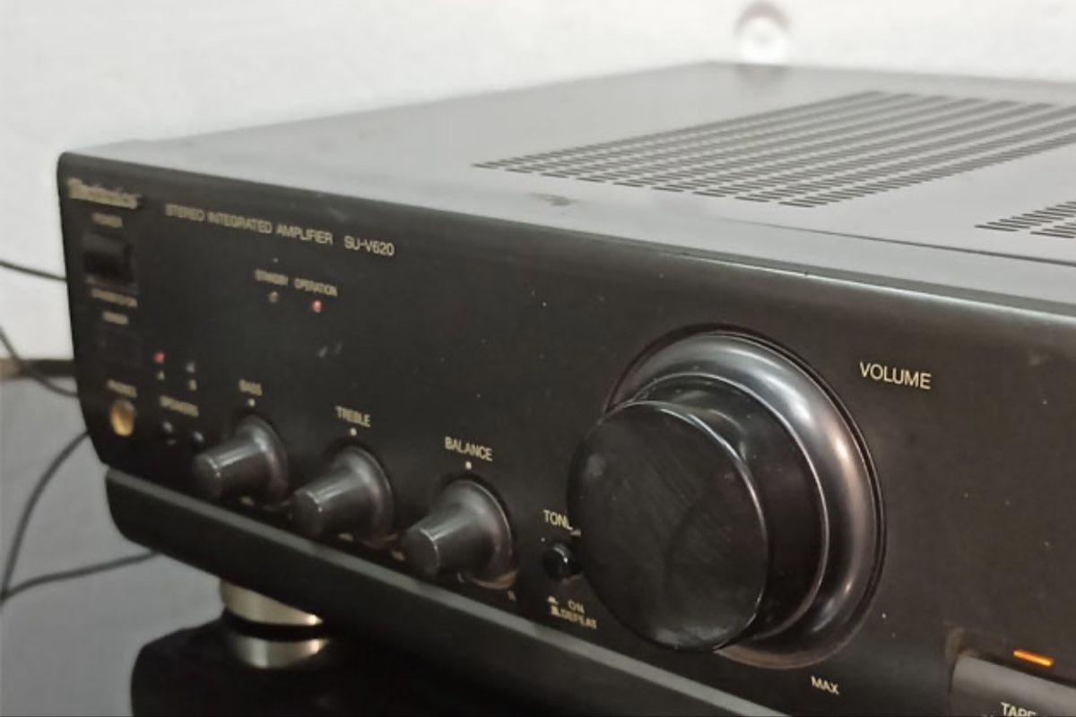 Technics Amplificatori: Technics SU-V620 TOP Stereo Verstärker – Usato da Trimbach venduto da ELITA-5 5
