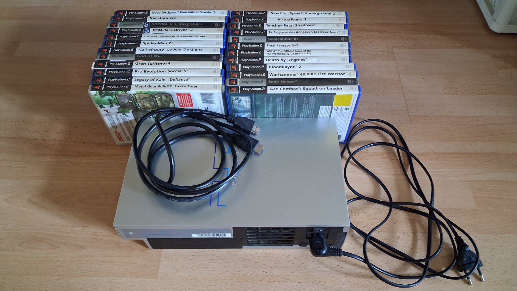 Sony Consoles: Console PlayStation 2 argentée et 24 jeux – D'occasion à Fribourg par mar_wd7v 1