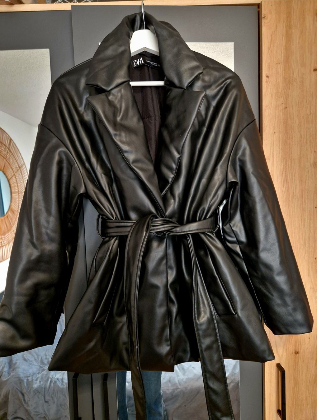 Zara Cappotti: Zara Mantel Leder XS 34 – Usato da Buttikon SZ venduto da Joanna128