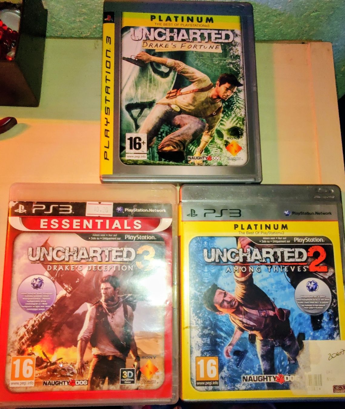 Sony Giochi: Uncharted: Drake's Fortune, 2 et 3 - PS3 - Pack  – Usato da fribourg venduto da GameSpot