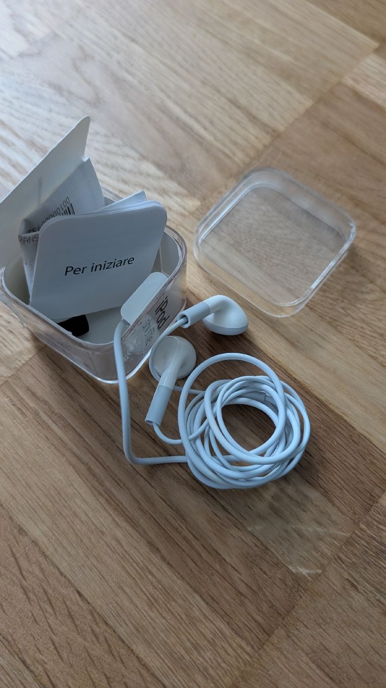 Apple Casques audio: Apple iPod Shuffle  – D'occasion à Zürich par ch_527 2