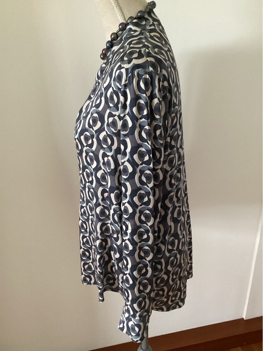 Blusen: Bruno Manetti, Seidenbluse, Gr. 44 it. – Gebraucht aus Salenstein von Esprit57 1