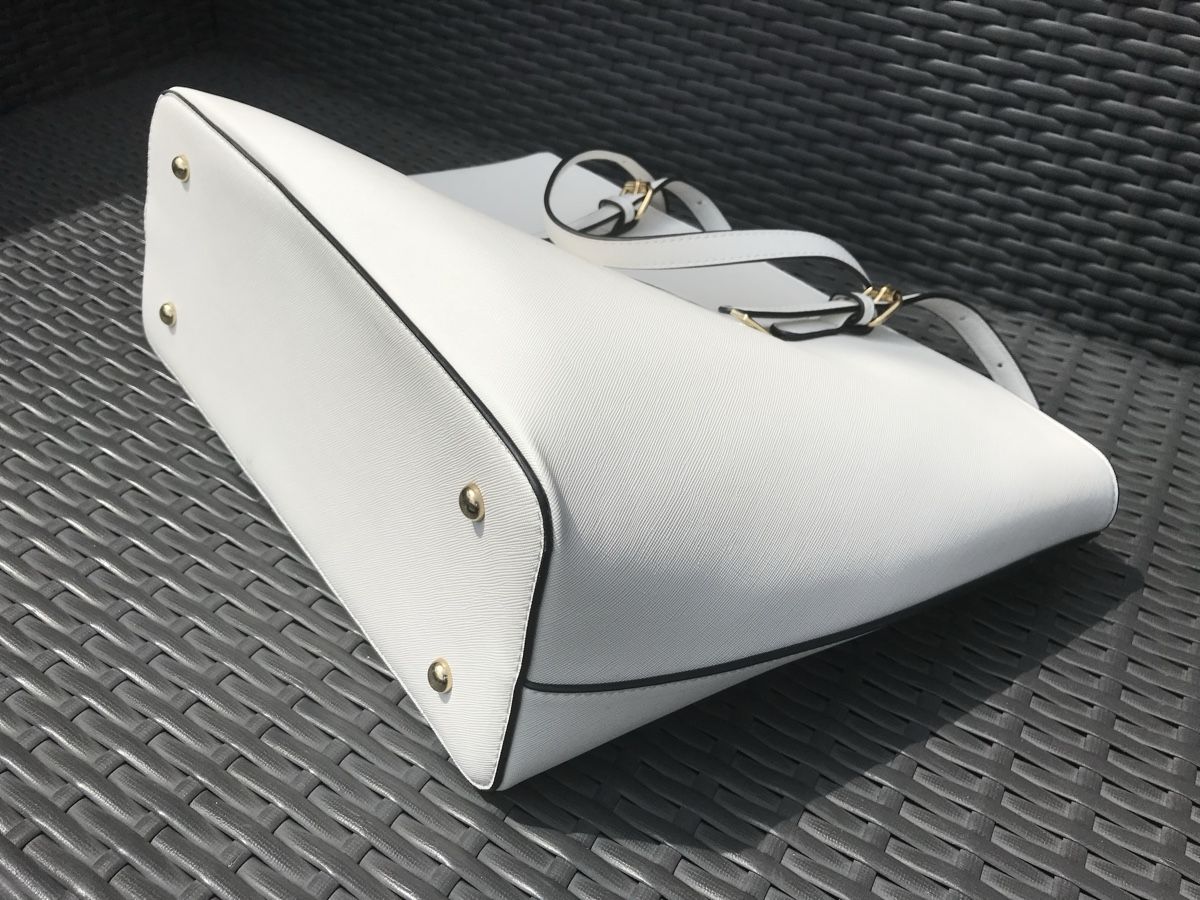 Taschen: Weisse Handtasche – Gebraucht aus Laufen von mercedes420 1