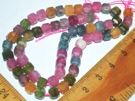 Stein Perlen Strang L-5737 – Bunte Turmalin Würfel 5mm Facet