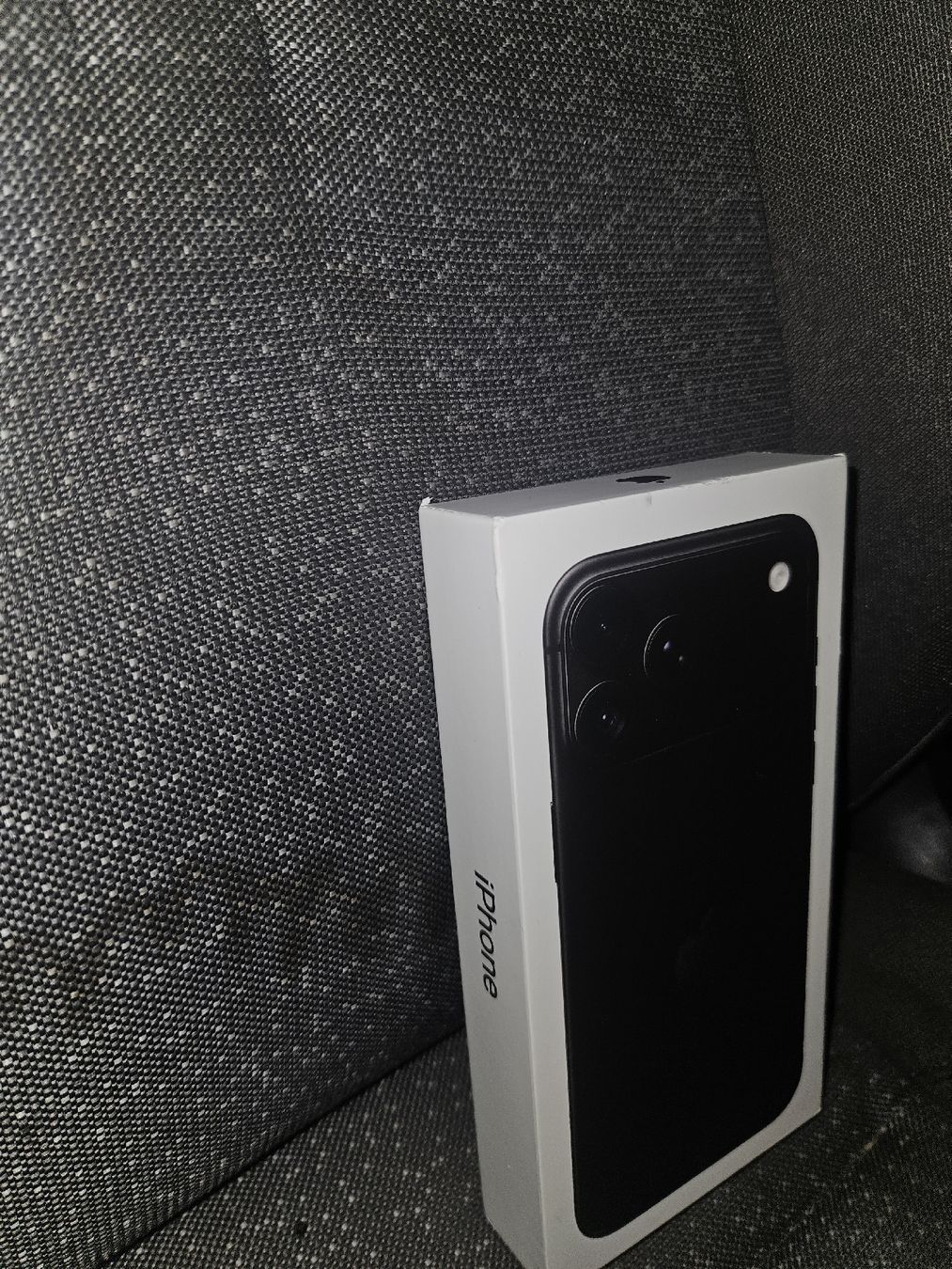 Apple Portables: Iphone 18 Pro Max Black            Neue – Neuf avec emballage d'origine à Herisau par agr_klq6 1