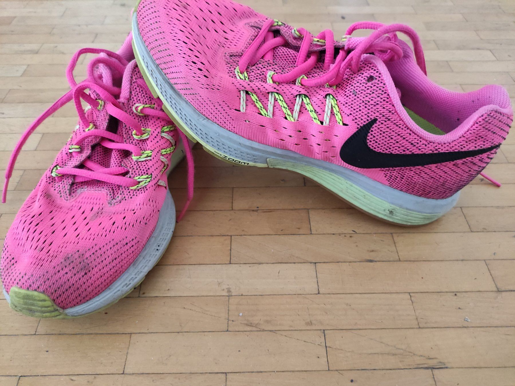 Scarpe da uomo: Nike Schuhe gr 39 – Usato da Dagmersellen venduto da L.Ga.