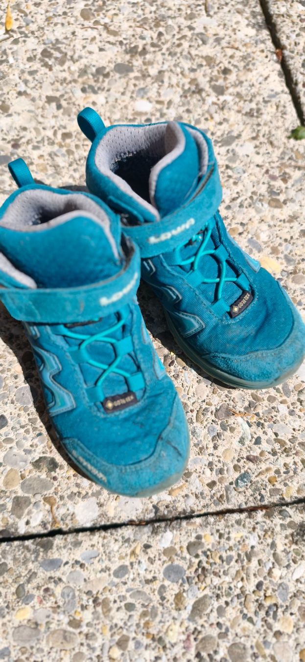 Herrenschuhe: Laufschuhe Kinder – Gebraucht aus Winterthur von OldShatterhand1.