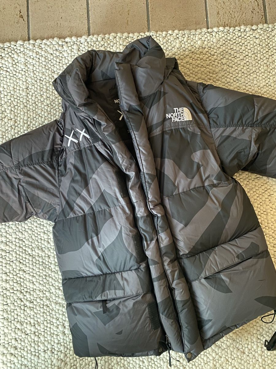 North Face Giacche: The North Face x Kaws Himalayan Parka, Größe M – Nuovo (secondo la descrizione) da Orselina venduto da stefaniamenz 3