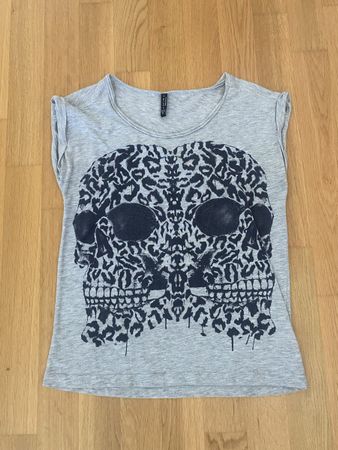 Damen T-Shirt in grau mit Totenkopfprint, Grösse XS