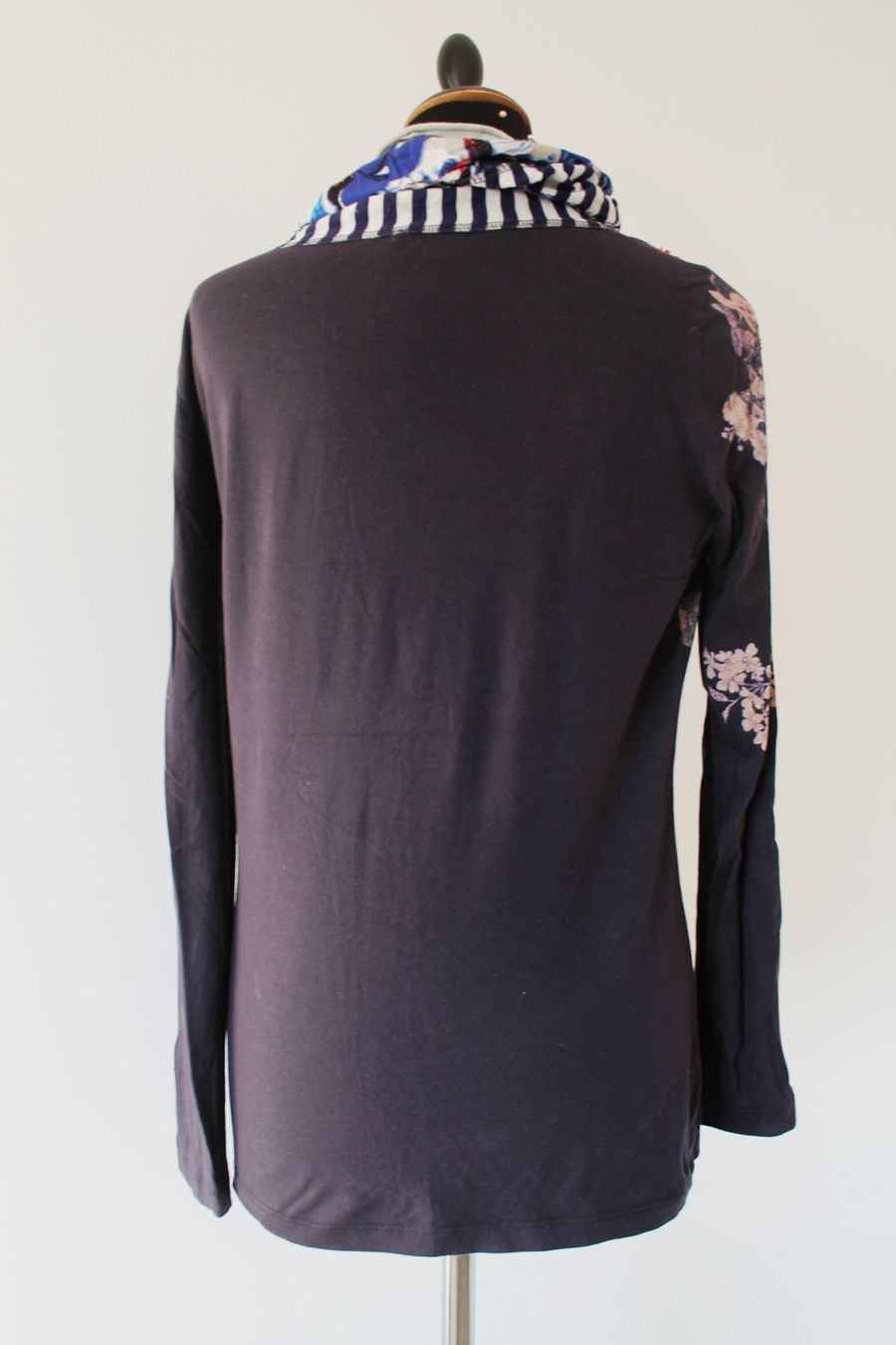 Desigual Maglioni & Felpe: Sweatshirt DESIGUAL taille M – Usato da Chez-le-Bart venduto da jasse 1