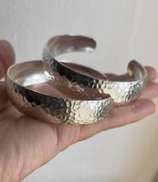 2 versilberte Armspangen / Armbänder – verstellbar NEU