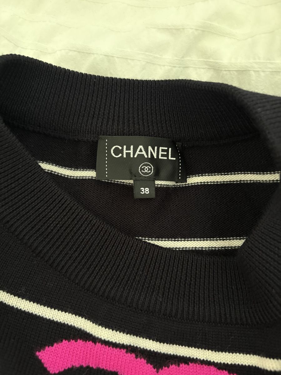 Chanel Tops: Chanel 100%wool knit – Gebraucht aus Frauenfeld von Classiclover 3