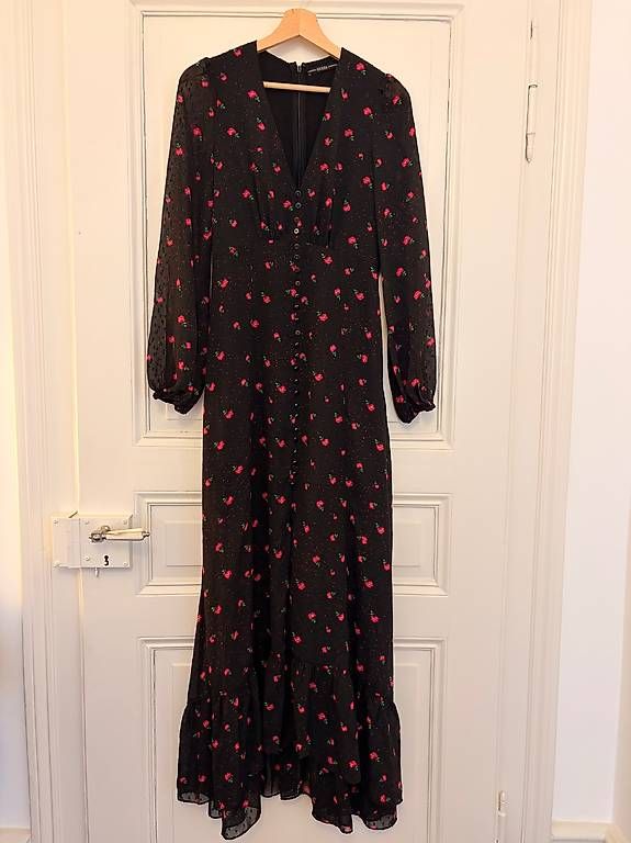 Robes: Guess, langes Kleid mit Blumen Gr. S – D'occasion à Basel par yet_7svp
