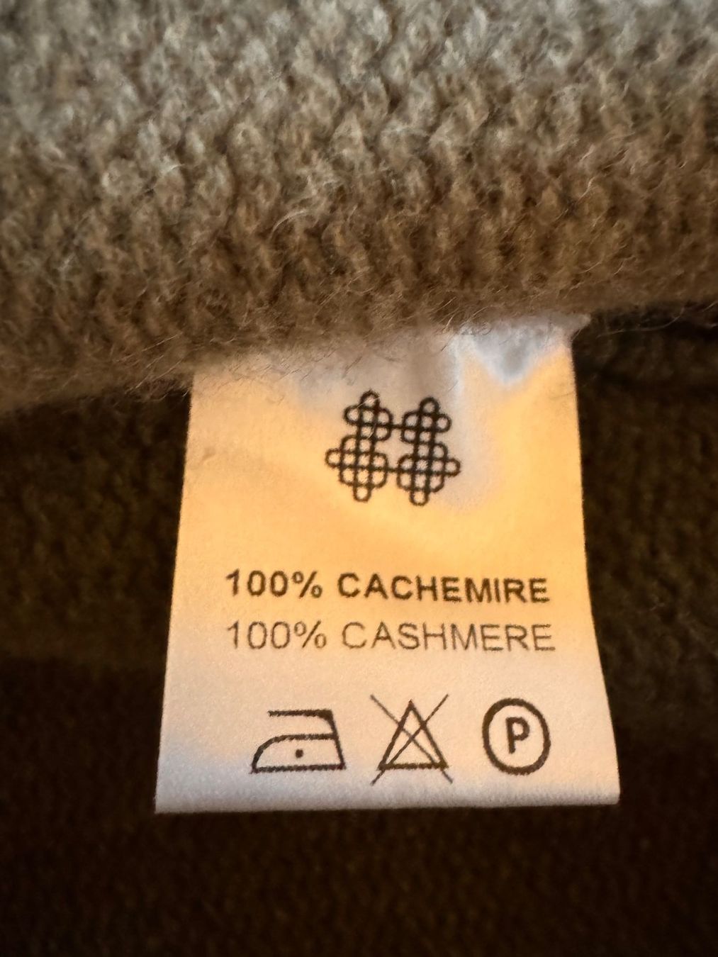 Maglioni & Felpe: KUJTEN Poncho 100% Cashmere – Usato da Meilen venduto da Antete 2