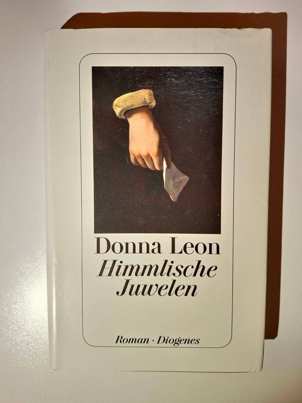 Libri: Donna Leon - Himmlische Juwelen – Usato da Dietikon venduto da Buchantiqdietikon