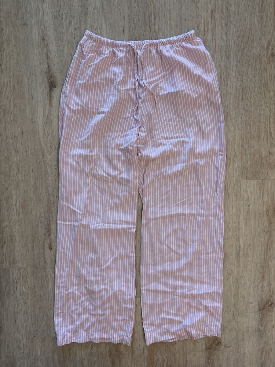 Bershka Pantaloni: Bershka Hose – Usato da Rütihof venduto da liv_k2bp