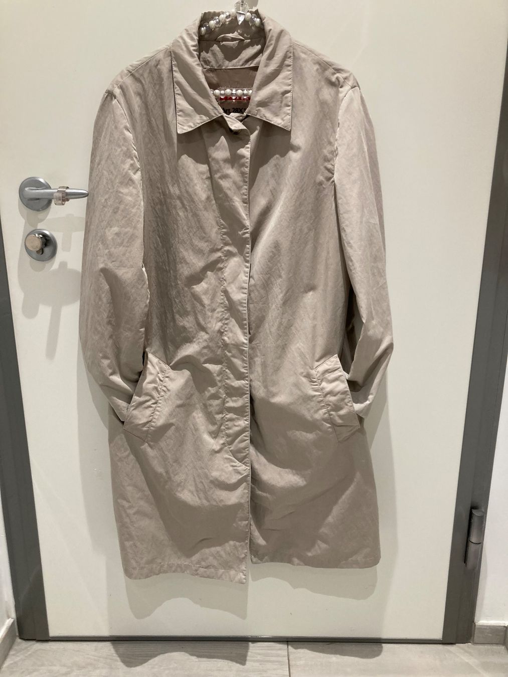 Prada Cappotti: Prada TRENCH,  I 48,CH44 – Usato da Paradiso venduto da Kayakara