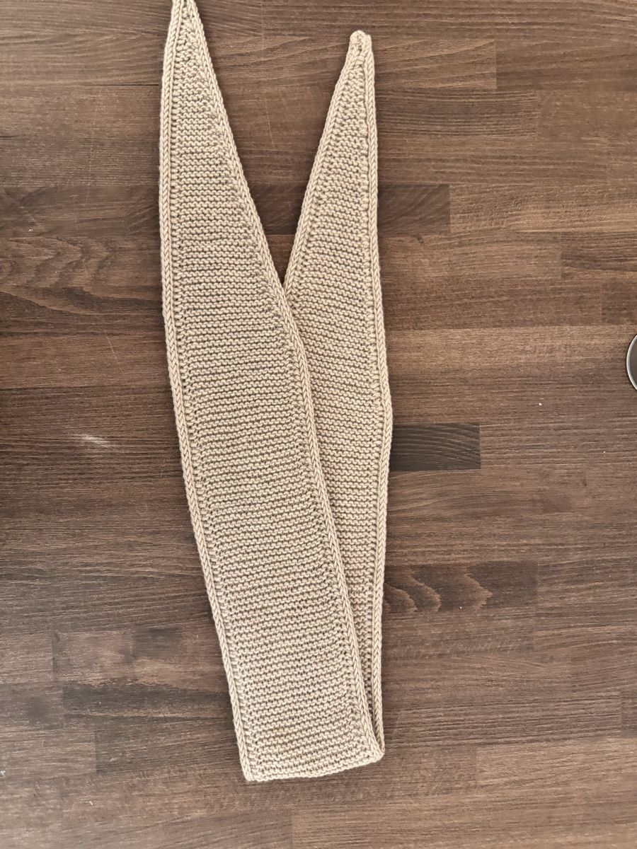 Foulards, Tücher & Schals: Hand-Knitted Scarf: Perfect Autumn/Winter Accessory – Gebraucht aus Zürich von Flao_78376 1