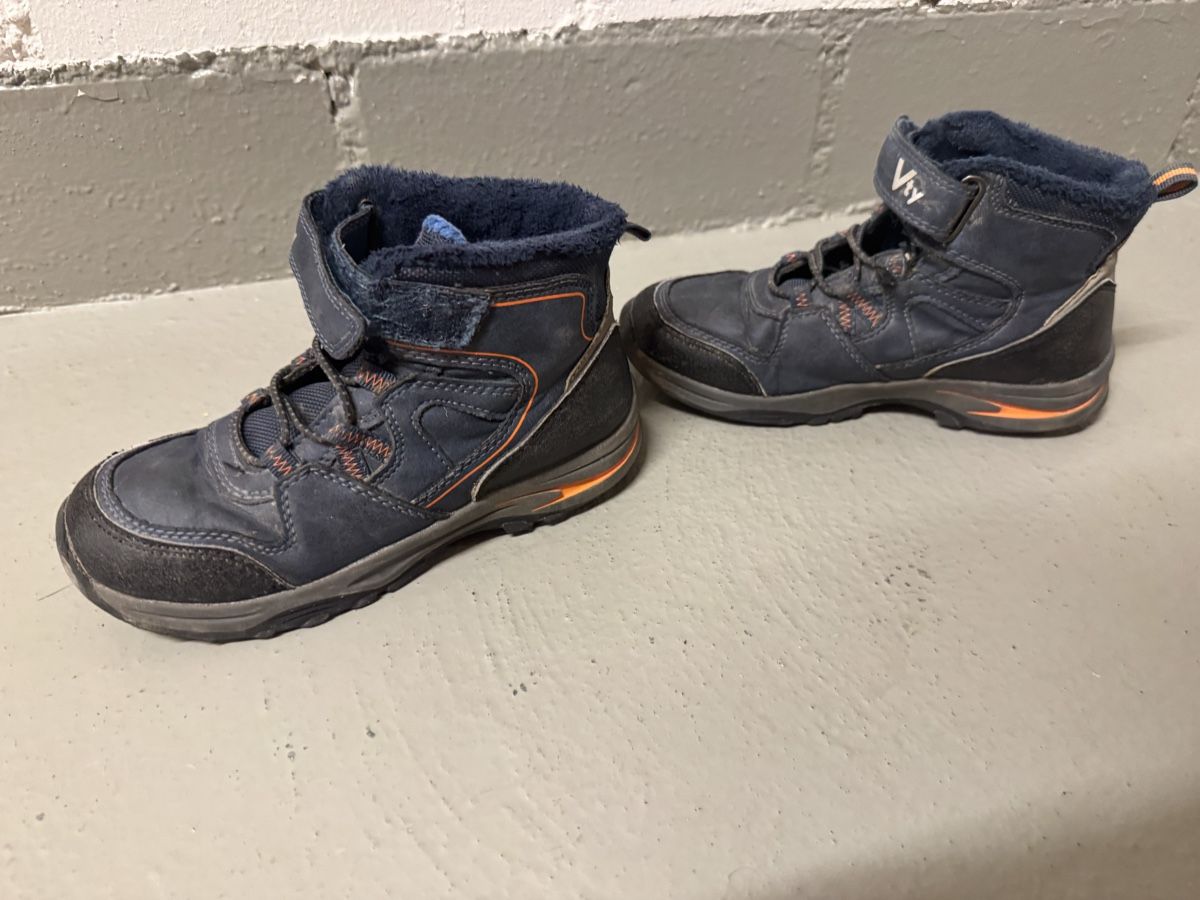 Chaussures garçon: Kinder Winterschuhe Grösse 31 – D'occasion à Zürich par zd_1965 3